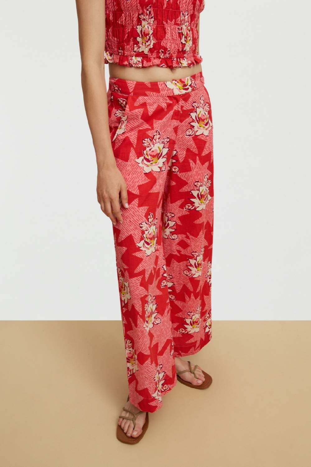 Lisa Corti pantalone myanmar star flower red Comprane uno, ottenene uno gratis