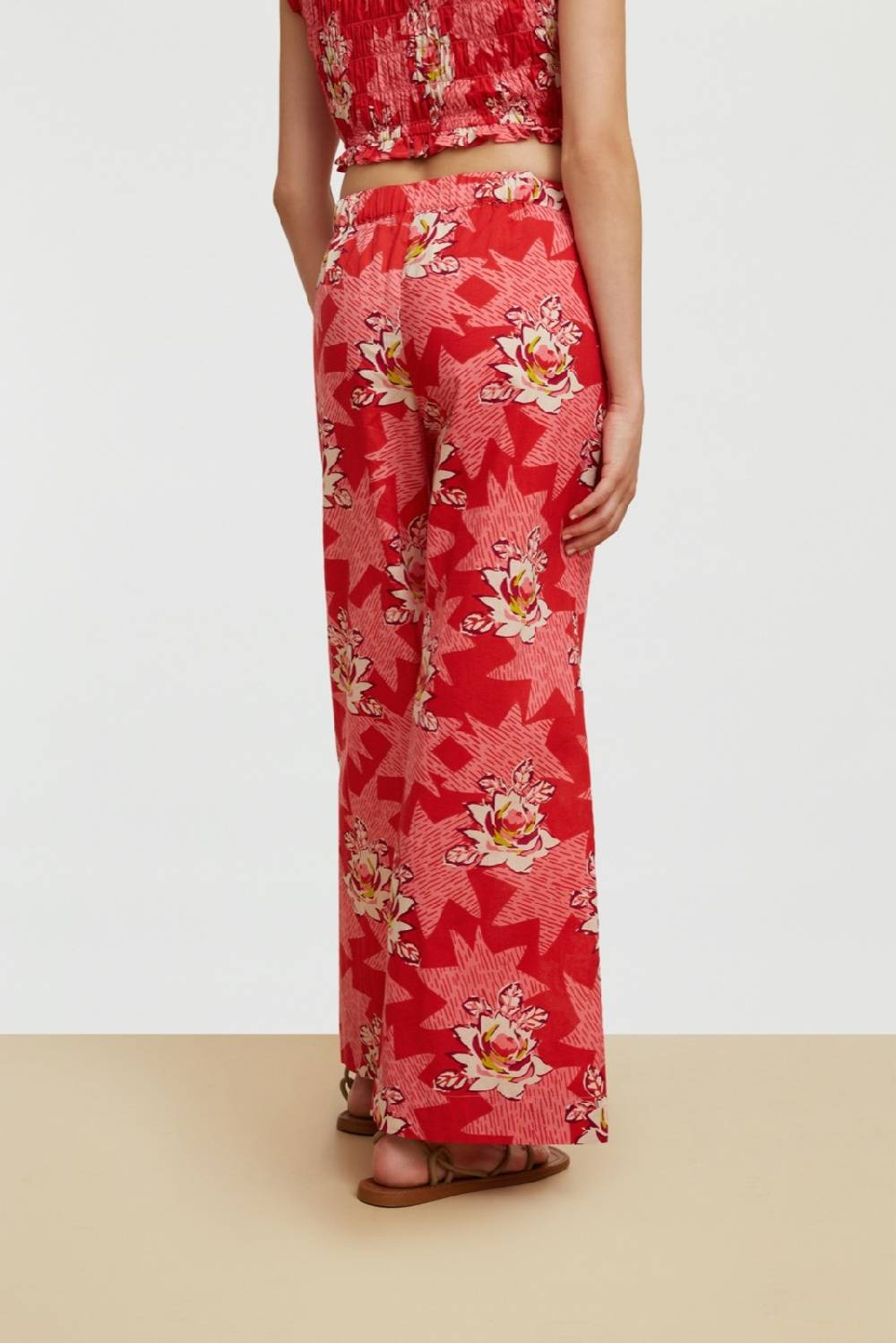 Lisa Corti pantalone myanmar star flower red Comprane uno, ottenene uno gratis