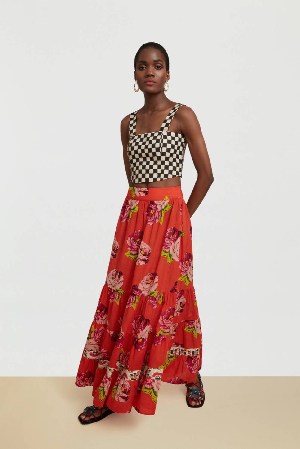 Lisa Corti gonna lehenga folk rose coral Latest stili