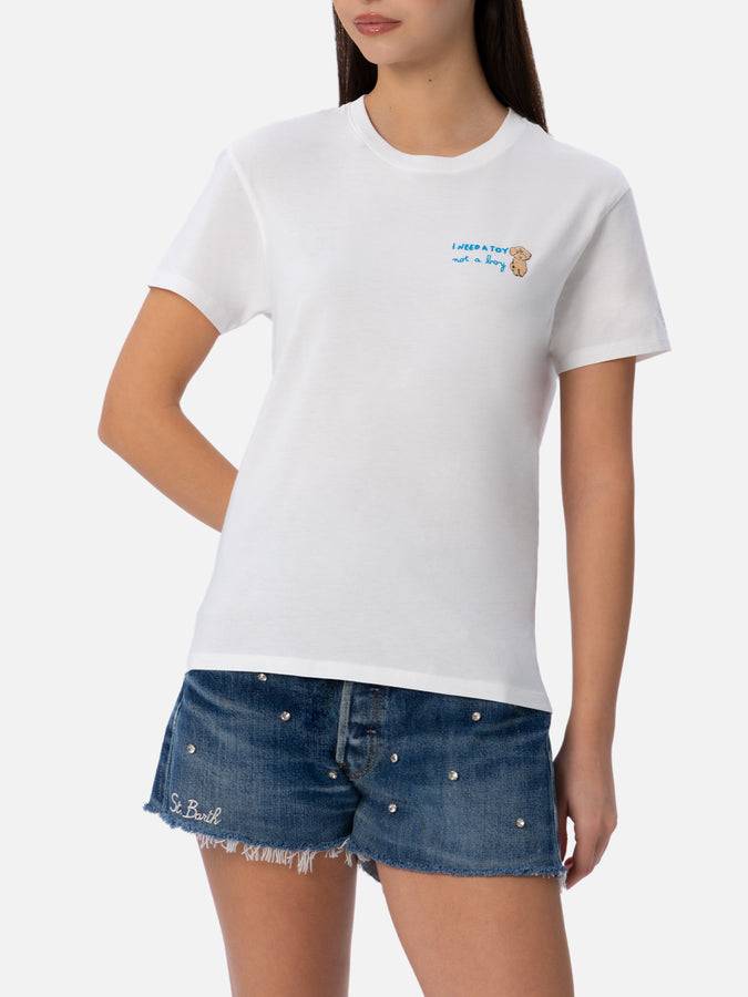Mc2 Saint Barth T-shirt da donna girocollo Emilie in jersey di cotone con ricamo I need a Toy not a Boy Sconto