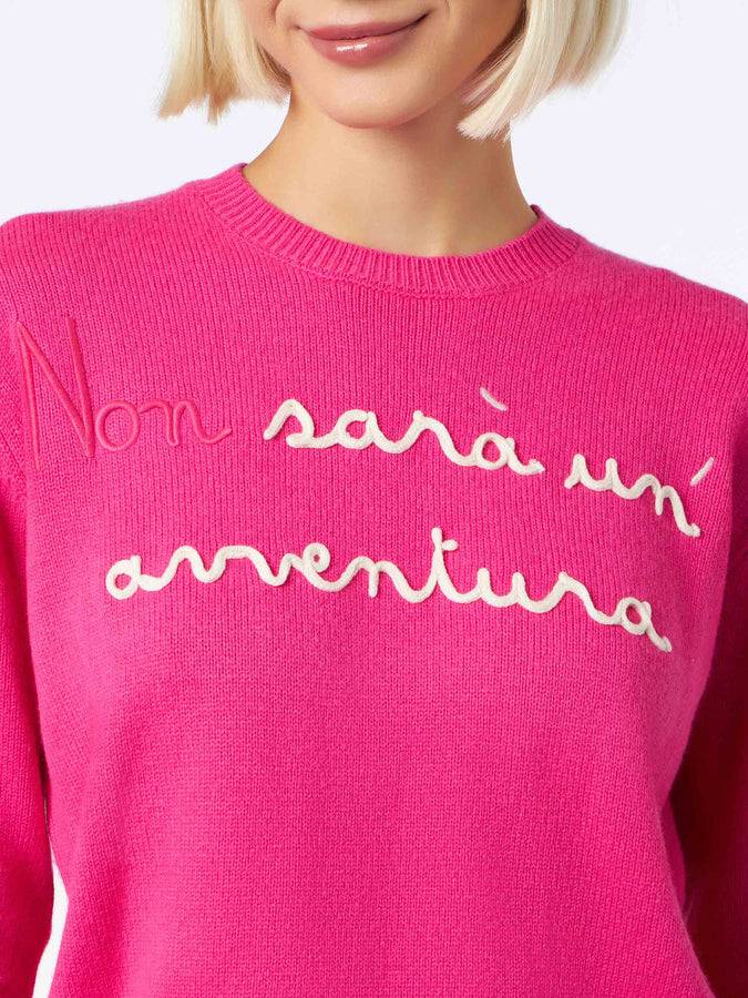 Mc2 Saint Barth Maglia da donna girocollo rosa fluo con ricamo Non Sarà un'Avventura | EDIZIONE SPECIALE DI NIKI DJ Italy