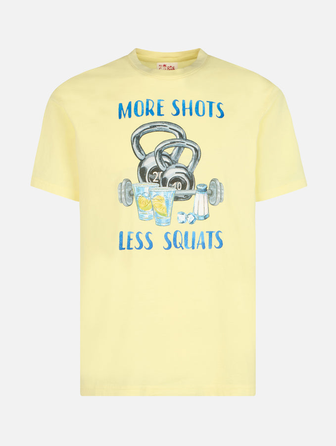 Mc2 Saint Barth T-shirt da uomo in cotone con stampa piazzata More Shots Less Squats Officina
