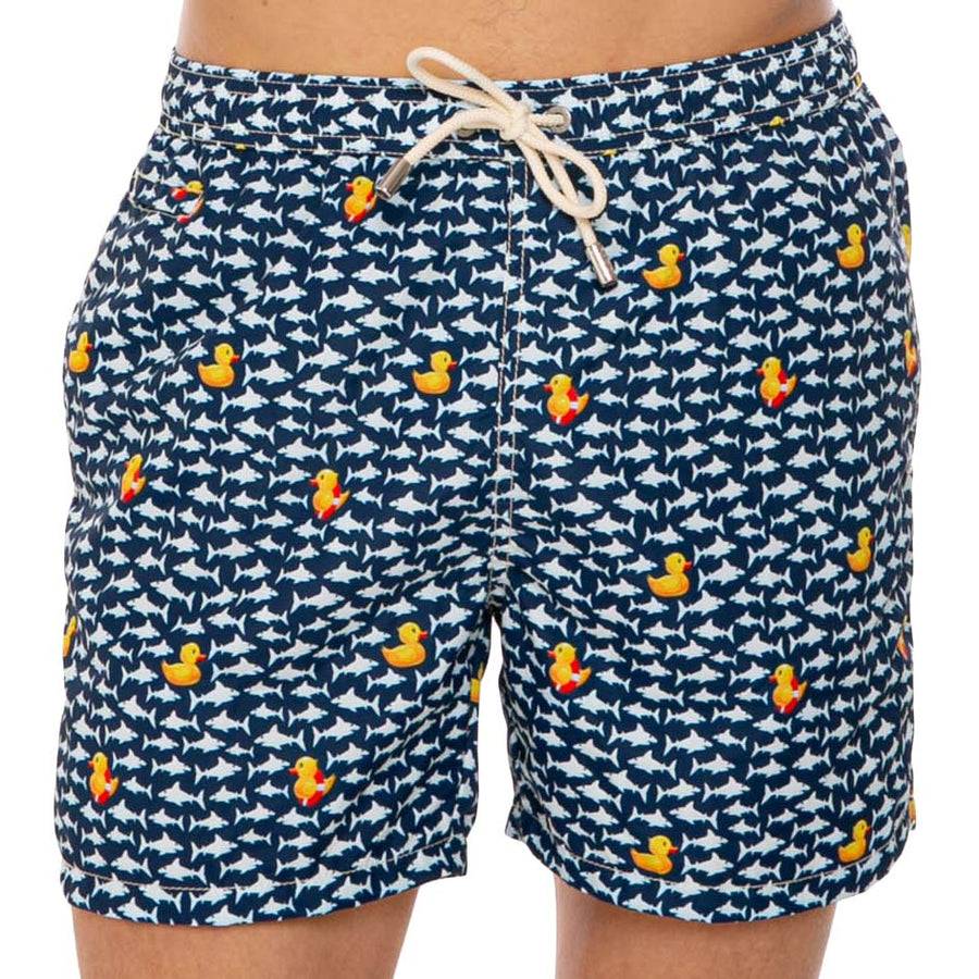 Mc2 Saint Barth Costume da bagno da uomo in tessuto leggero stampa papere e squali ACQUISTA ORA