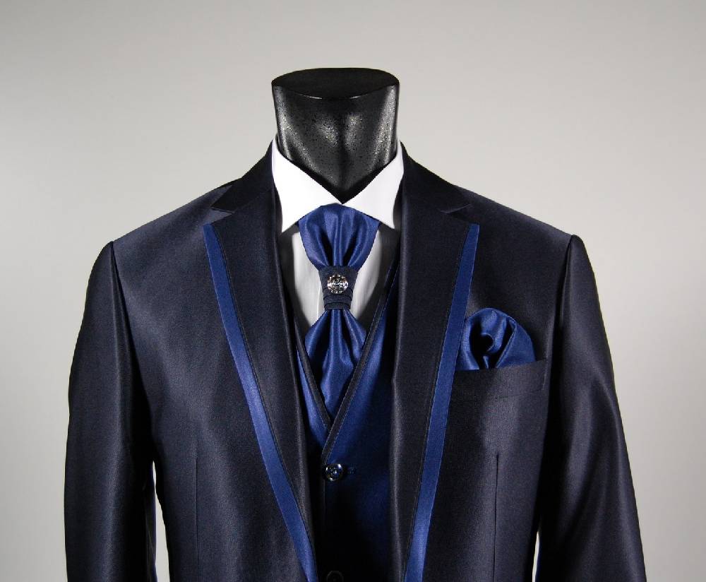 Musani Milano Cerimonia Abito blu musani milano cerimonia completo di gilet cravatta e camicia Soddisfazione Garantita