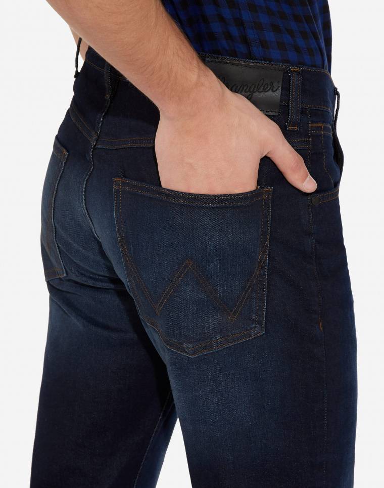 Wrangler Jeans wrangler denim soft luxe a gamba dritta tonalità deep indigo Latest stili