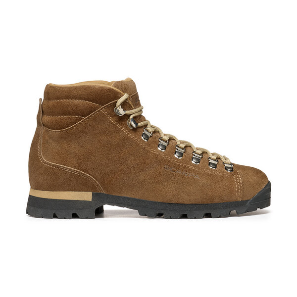 Scarpa PRIMITIVE Reinterprets the tradition style in a modern key In Saldo