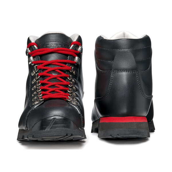 Scarpa PRIMITIVE Reinterprets the tradition style in a modern key Nuova